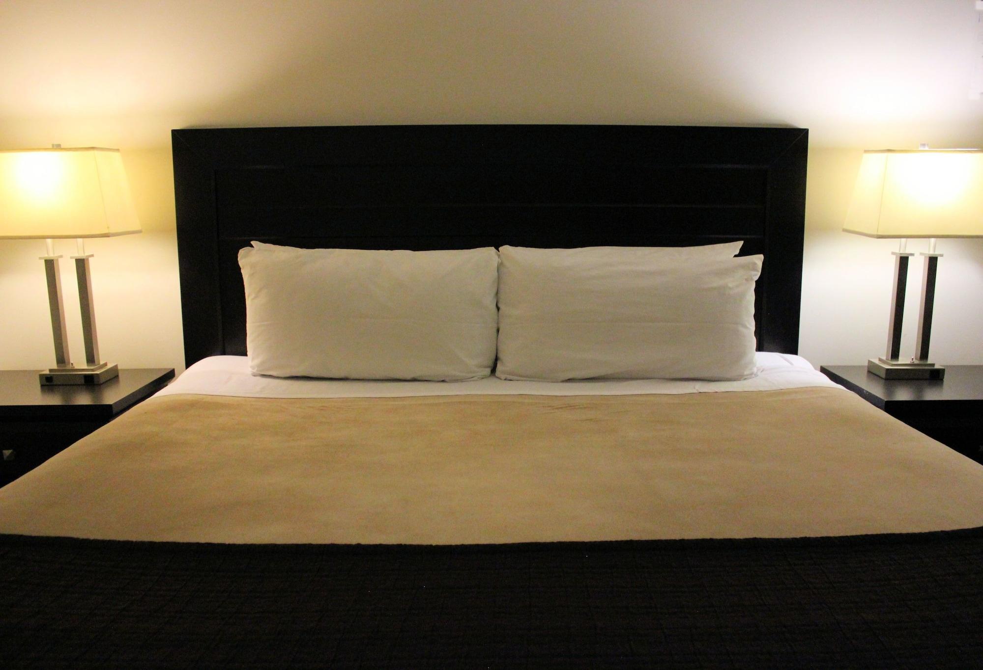 Travelodge By Wyndham Prince Albert Buitenkant foto