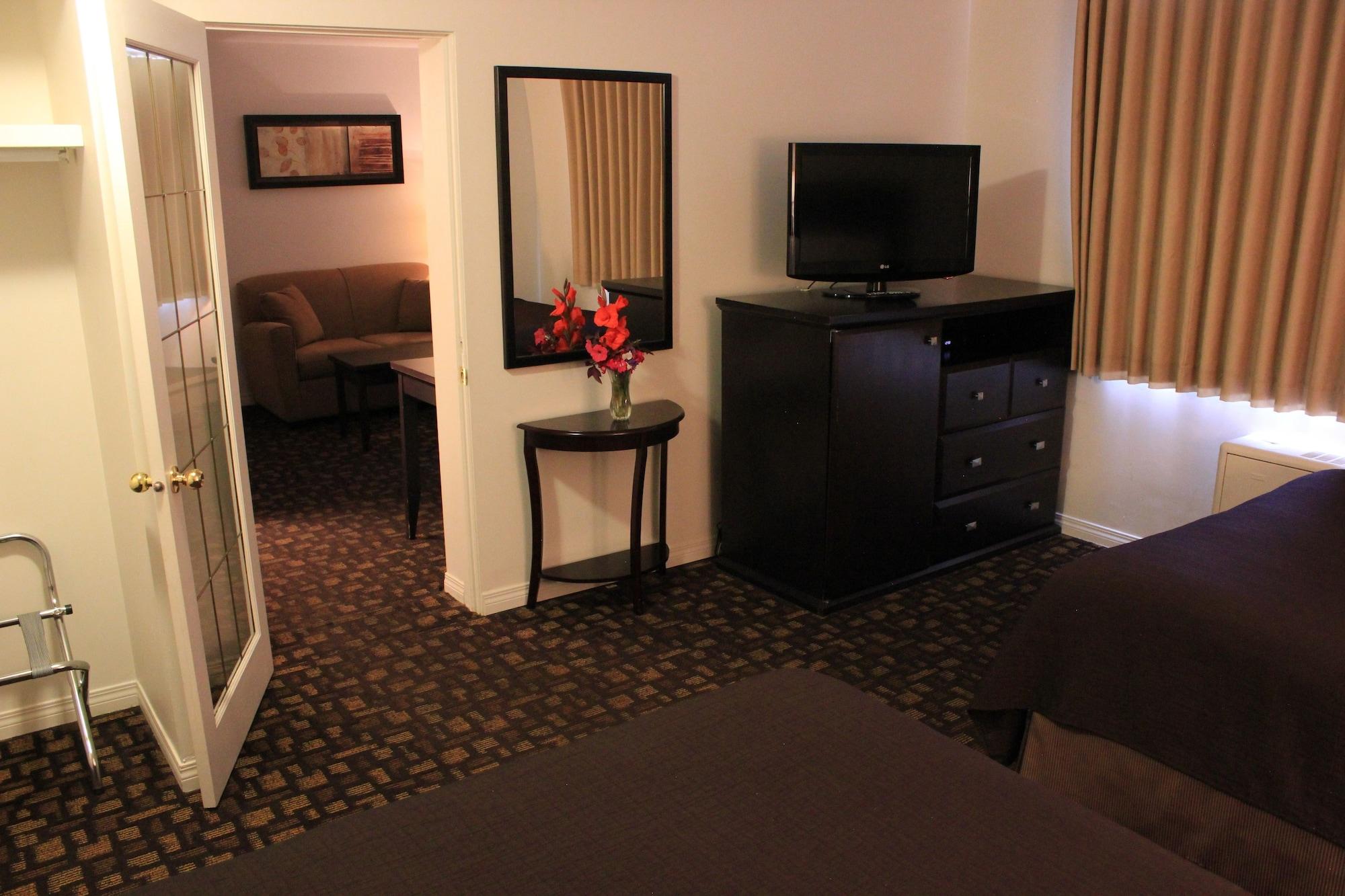 Travelodge By Wyndham Prince Albert Buitenkant foto