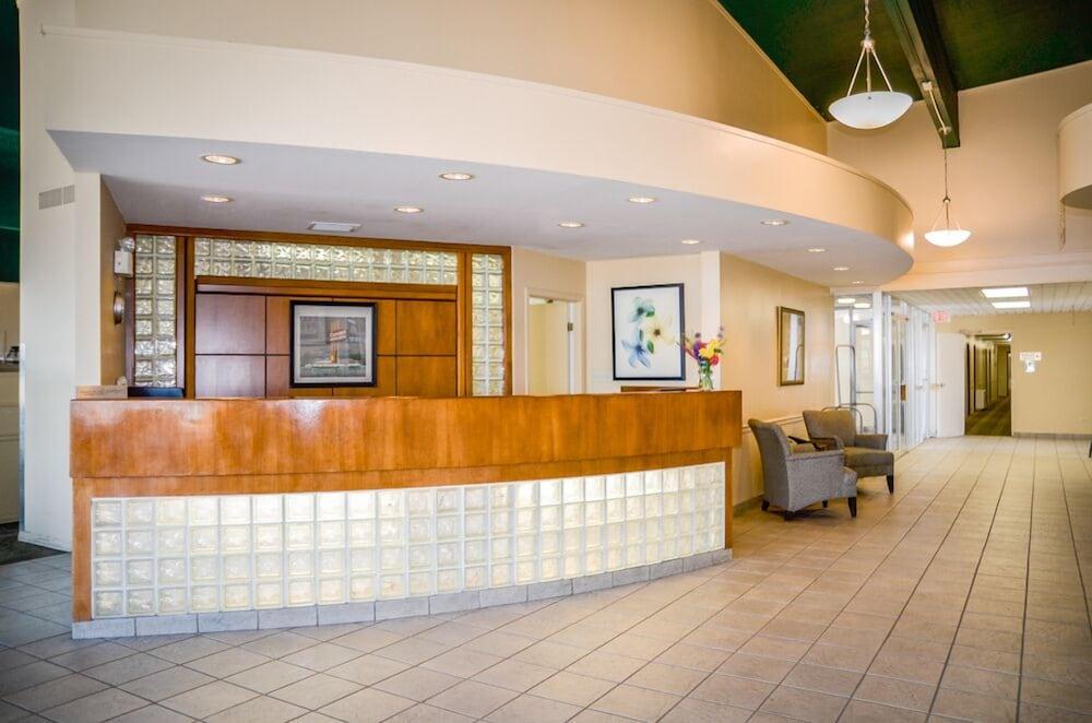 Travelodge By Wyndham Prince Albert Buitenkant foto